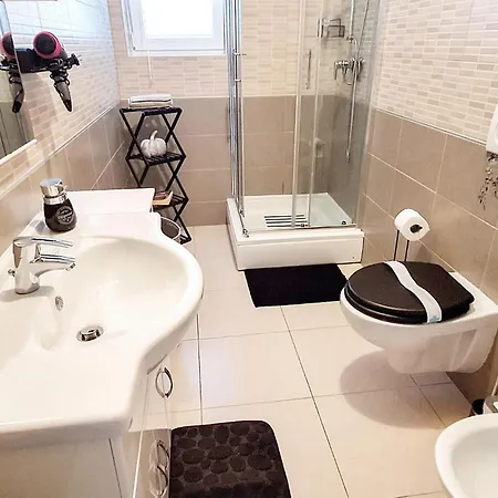 1 Bedroom Gorgeous In *