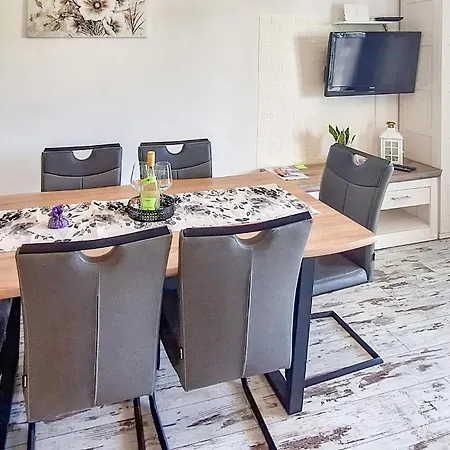 1 Bedroom Gorgeous In Apartment *