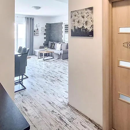 1 Bedroom Gorgeous In Apartment *