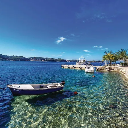 1 Bedroom Gorgeous In Apartment Supetarska Draga
