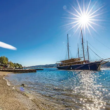 1 Bedroom Gorgeous In * Supetarska Draga